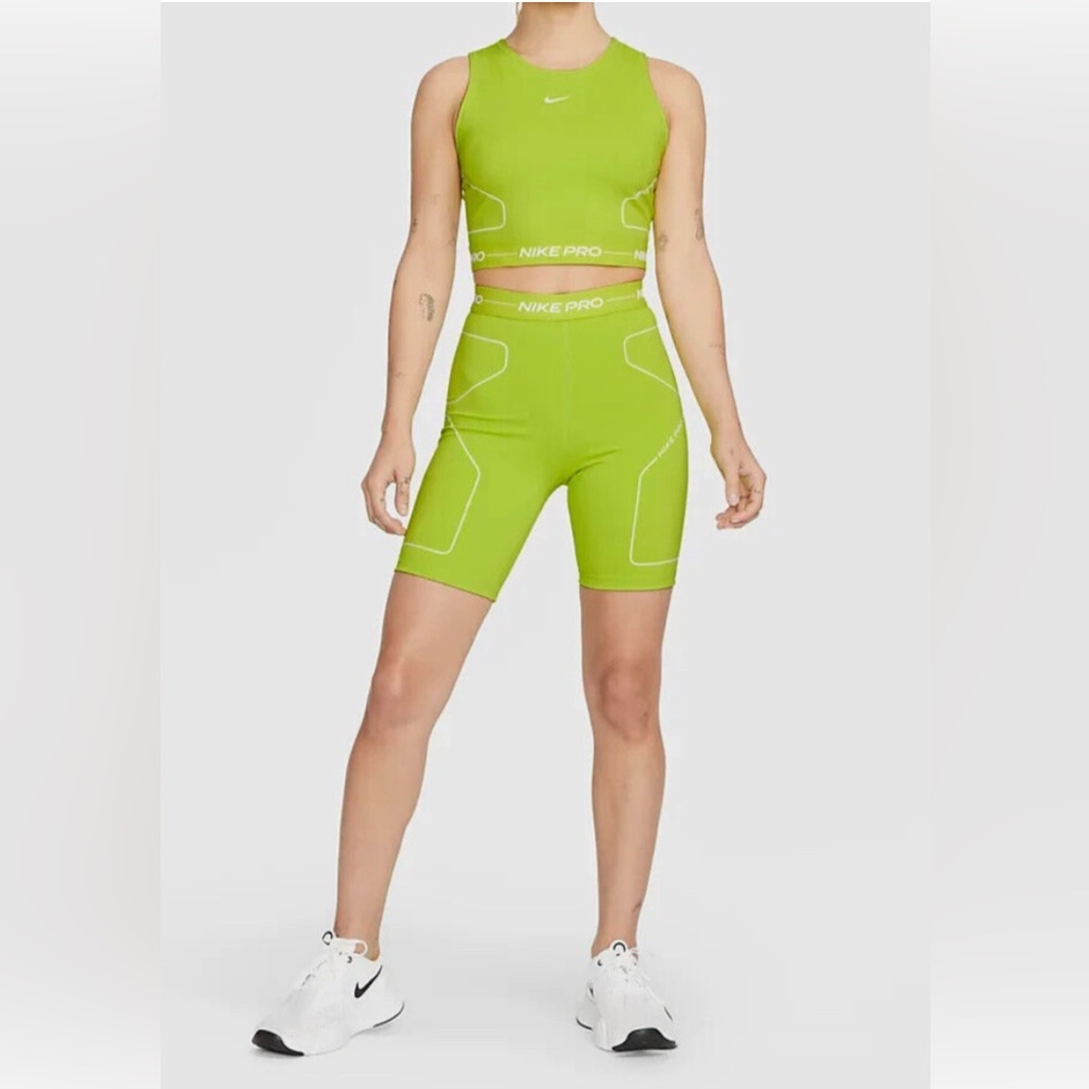 NWT Nike Pro Women's Set